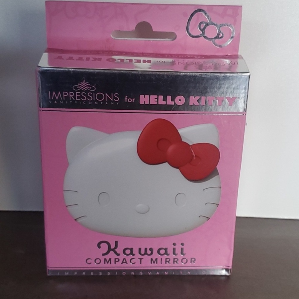 Hello Kitty mirror